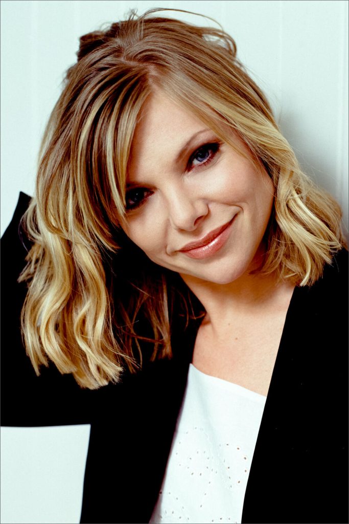 Samantha Janus B2-2.jpg