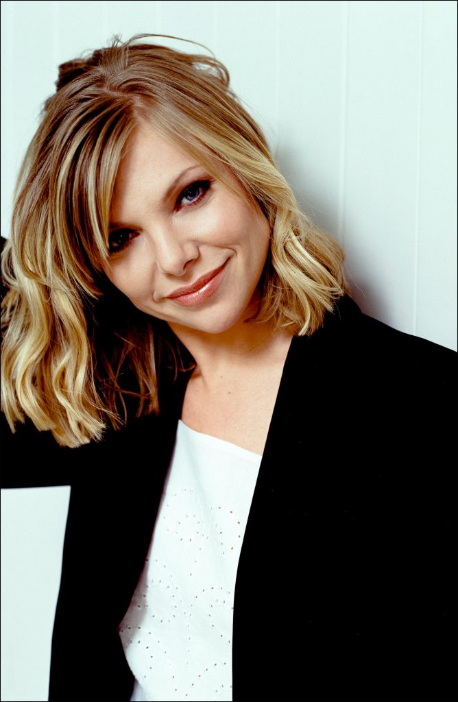 Samantha Janus B2-2.jpg